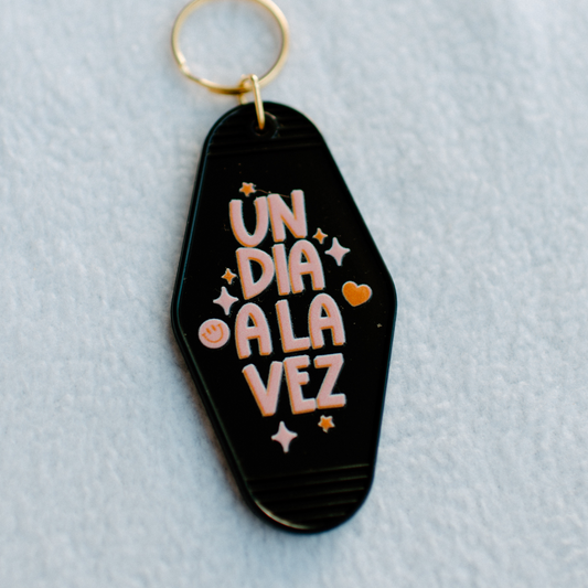 Un Dia A La Vez Keychain